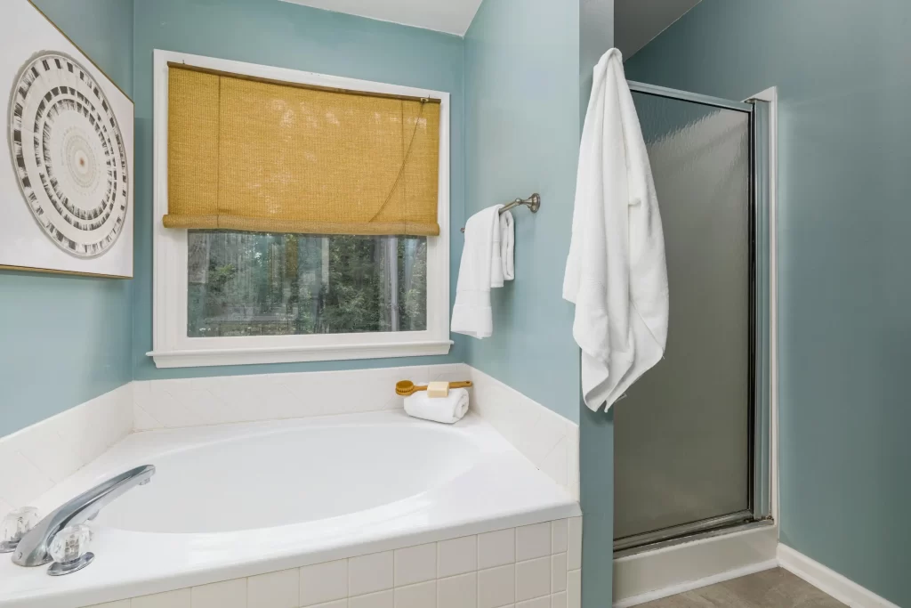 bathroom window roller